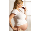 Čo hrozí plodu, keď tehotná žena popíja počas gravidity